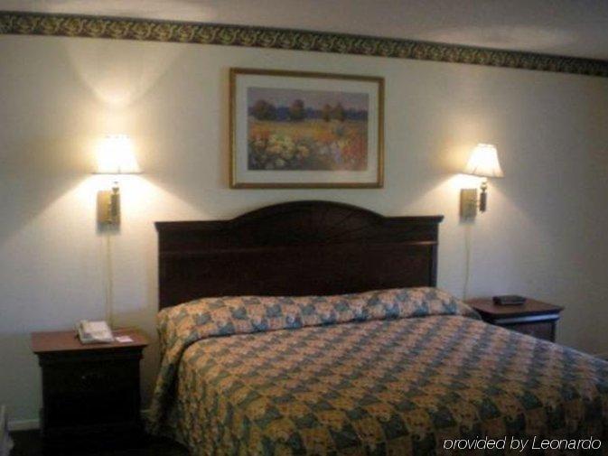 Granbury Inn And Suites Extérieur photo